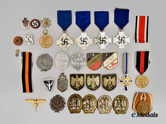 germany,_third_reich._a_mixed_lot_of_awards,_badges,_and_insignia___m_n_c1914
