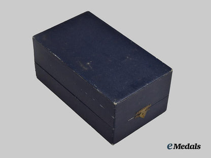 germany,_luftwaffe._a_rare_honour_goblet_and_case_set_to_karl_jensen,_mediterranean_theatre_k_i_a,_by_johann_wagner&_sohn___m_n_c1919