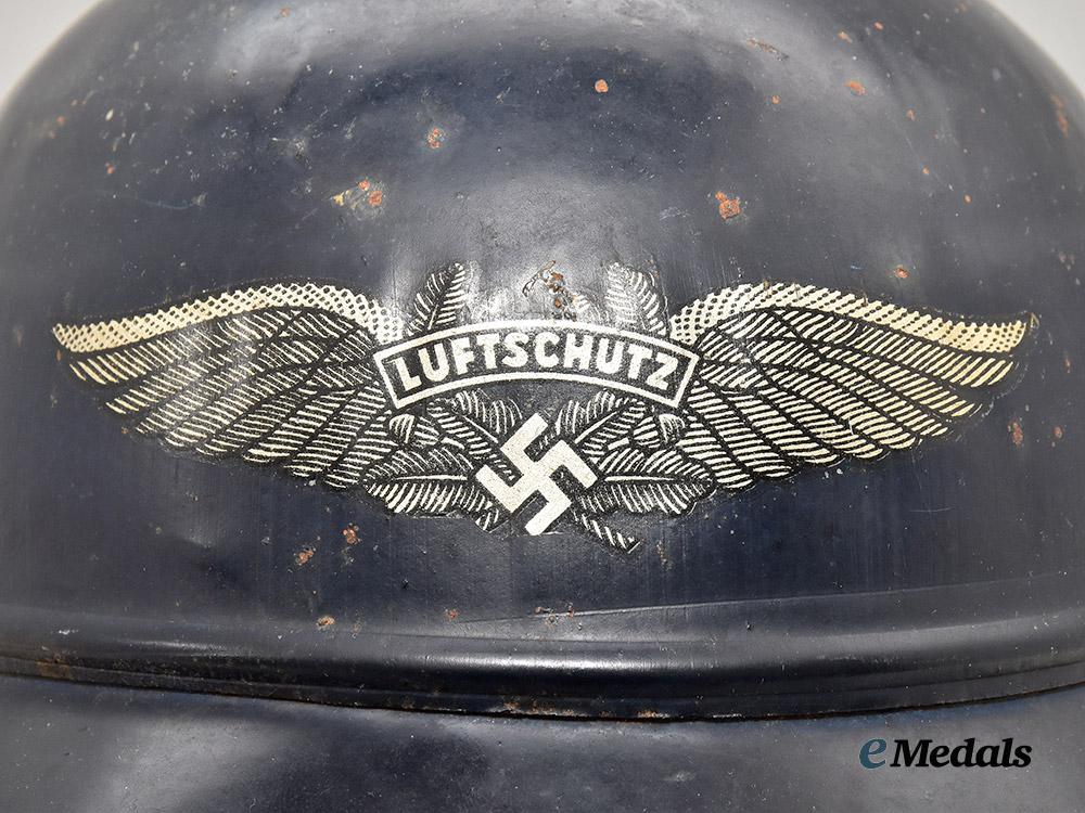 germany,_third_reich._a_luftschutz_gladiator_helmet,_late-_war_three-_piece_version___m_n_c1924