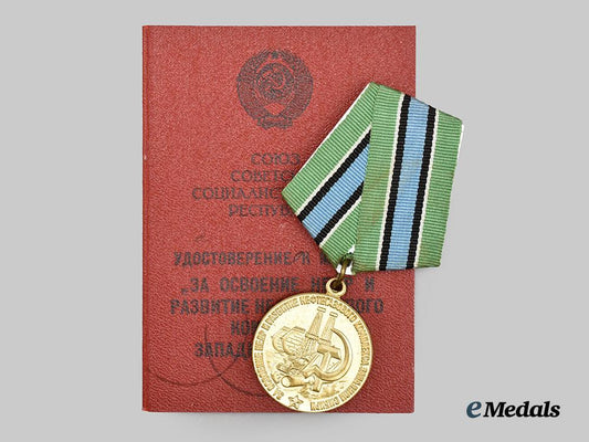 russia,_soviet_union._a_medal“_for_the_tapping_of_the_subsoil_and_expansion_of_the_petrochemical_complex_of_western_siberia”&_award_booklet,_c.1978___m_n_c1930