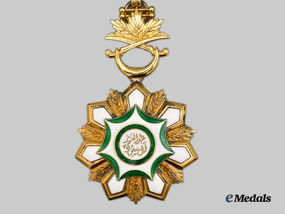 saudi_arabia,_kingdom._an_order_of_abdulazis_al_saud,_distinguished_i_class_to_general_powell_by_king_fahd,1993___m_n_c1962
