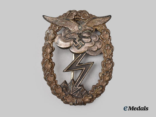 germany,_luftwaffe._a_ground_assault_badge,_by_c._e._juncker___m_n_c1969