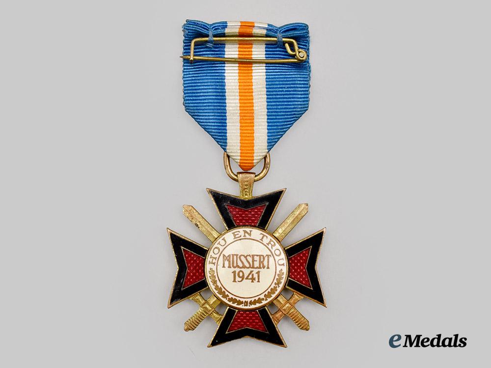 netherlands,_n_s_b._a_rare_mussert_cross_for_combatants___m_n_c2004
