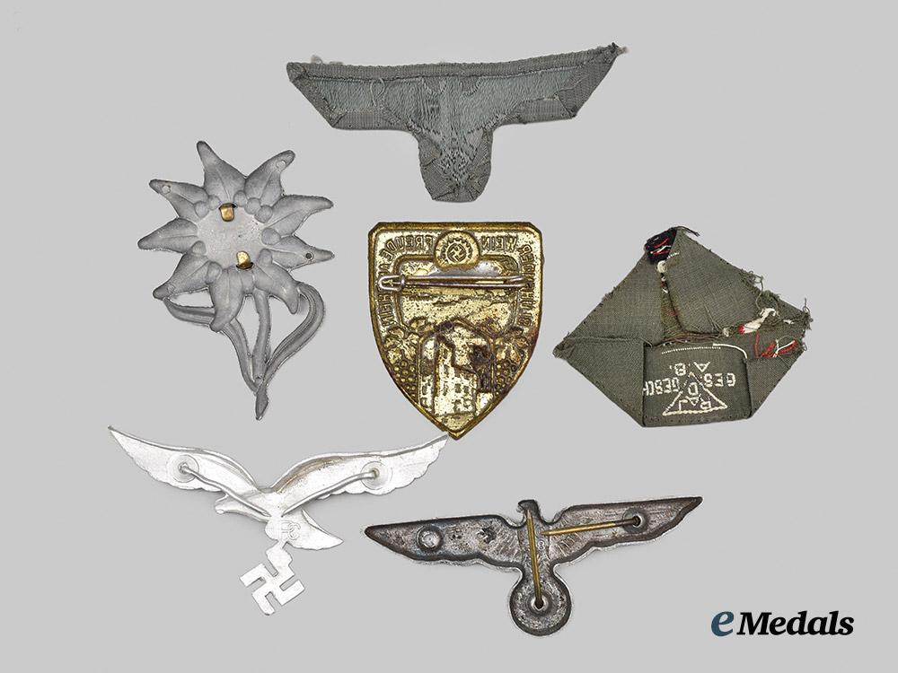 germany,_third_reich._a_mixed_lot_of_uniform_insignia___m_n_c2010