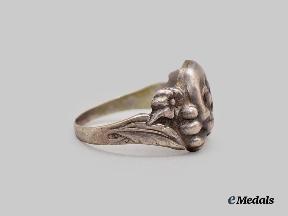 germany,_wehrmacht._a_totenkopf_ring_in_silver___m_n_c2017