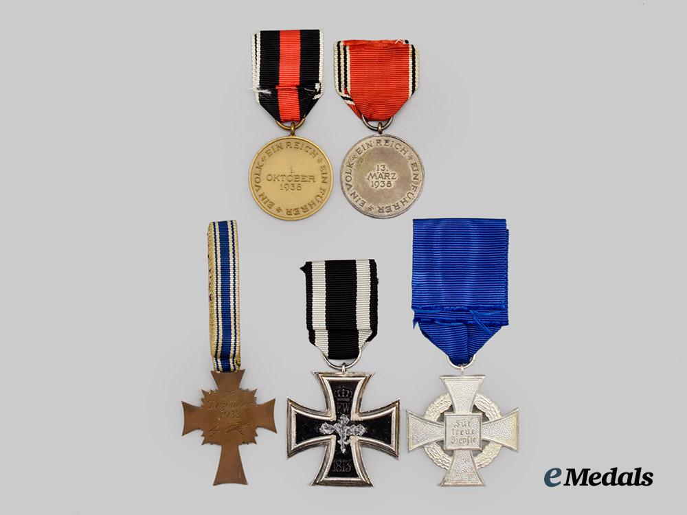 germany,_third_reich._a_mixed_lot_of_awards_for_military_and_civil_service___m_n_c2047