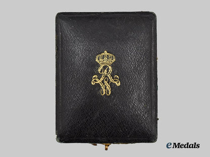 prussia,_kingdom._an_order_of_the_crown,_i_i_i_class_cross_in_gold_with_case,_by_j._godet&_söhne___m_n_c2098