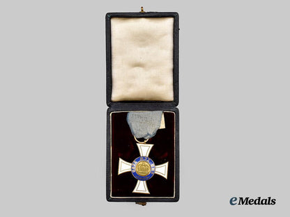 prussia,_kingdom._an_order_of_the_crown,_i_i_i_class_cross_in_gold_with_case,_by_j._godet&_söhne___m_n_c2099