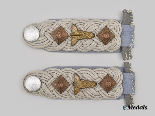 germany,_heer._a_set_of_medical_oberst_shoulder_boards___m_n_c2099