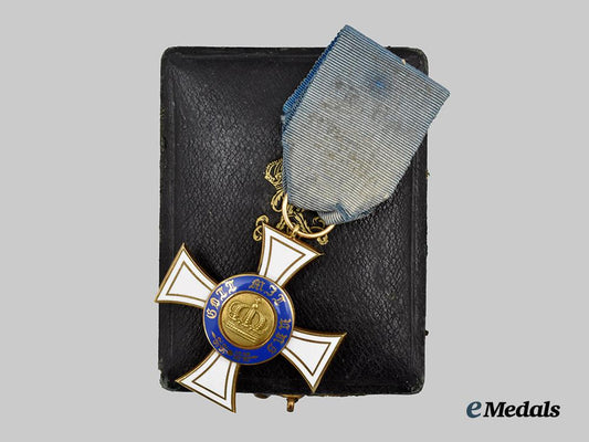 prussia,_kingdom._an_order_of_the_crown,_i_i_i_class_cross_in_gold_with_case,_by_j._godet&_söhne___m_n_c2100