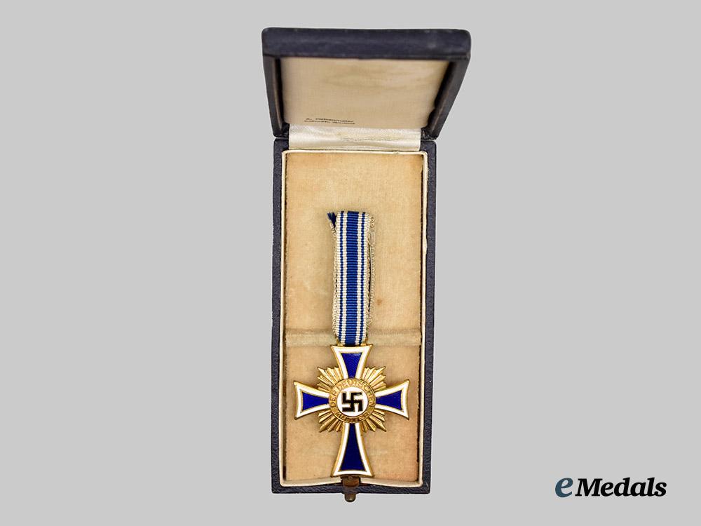 germany,_third_reich._an_honour_cross_of_the_german_mother,_gold_grade_with_case,_by_alois_rettenmaier___m_n_c2108