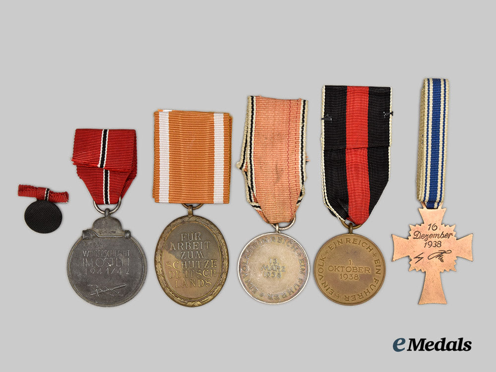 germany,_third_reich._a_lot_of_five_service_decorations___m_n_c2139