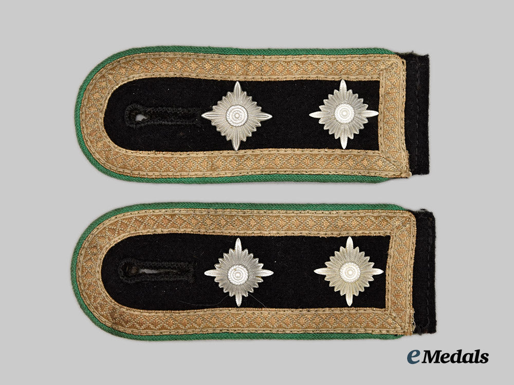 germany,_third_reich._a_rare_matching_pair_of_reserve_waffen-_s_s_hauptscharführer_shoulder_straps___m_n_c2164