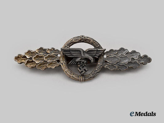 germany,_luftwaffe._a_transport_and_glider_clasp,_silver_grade,_late-_war_example_by_friedrich_linden___m_n_c2167