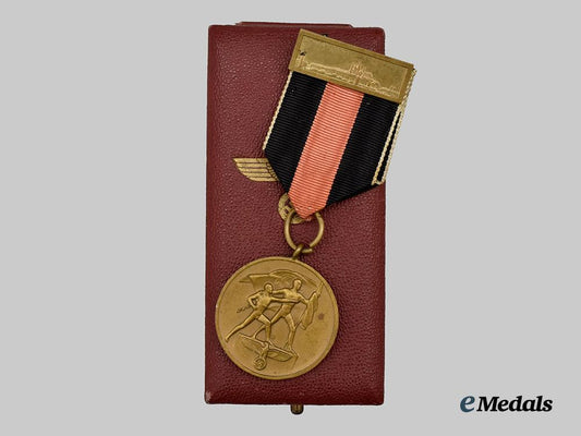 germany,_third_reich._a_sudetenland_medal,_with_prague_castle_bar_and_case___m_n_c2174
