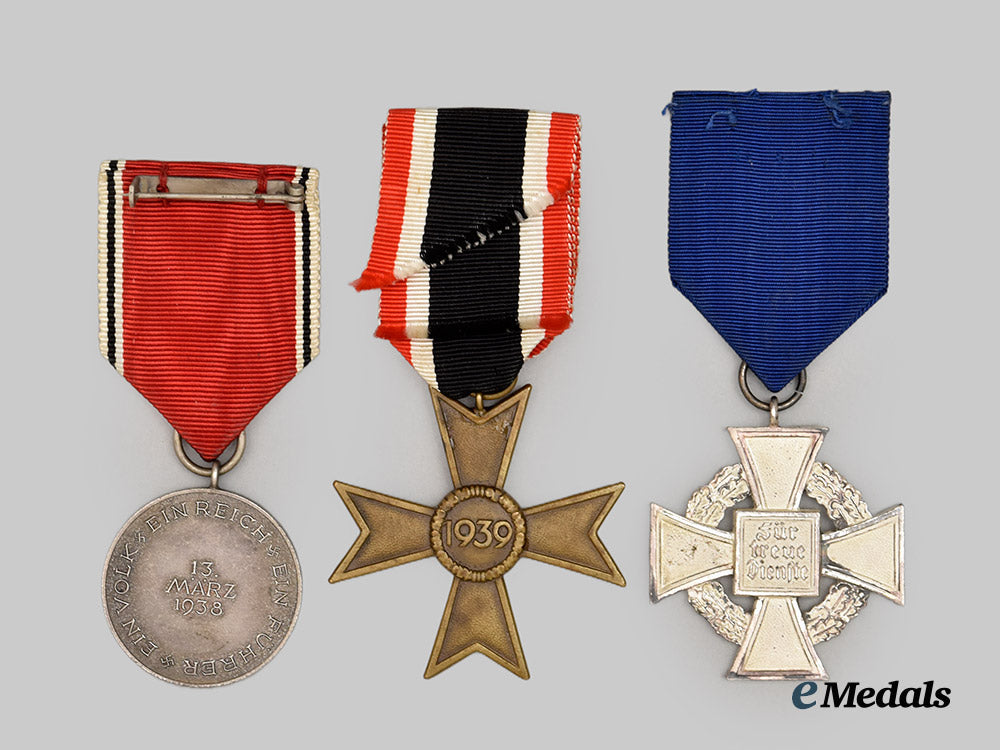 germany,_third_reich._a_lot_of_three_medals,_awards,_and_decorations___m_n_c2176