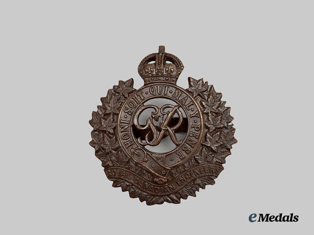 canada,_commonwealth._a_rare_second_war_royal_canadian_engineers_cap_badge,_by_gaunt___m_n_c2189
