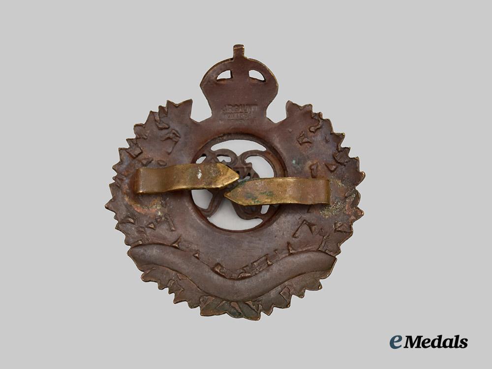 canada,_commonwealth._a_rare_second_war_royal_canadian_engineers_cap_badge,_by_gaunt___m_n_c2190