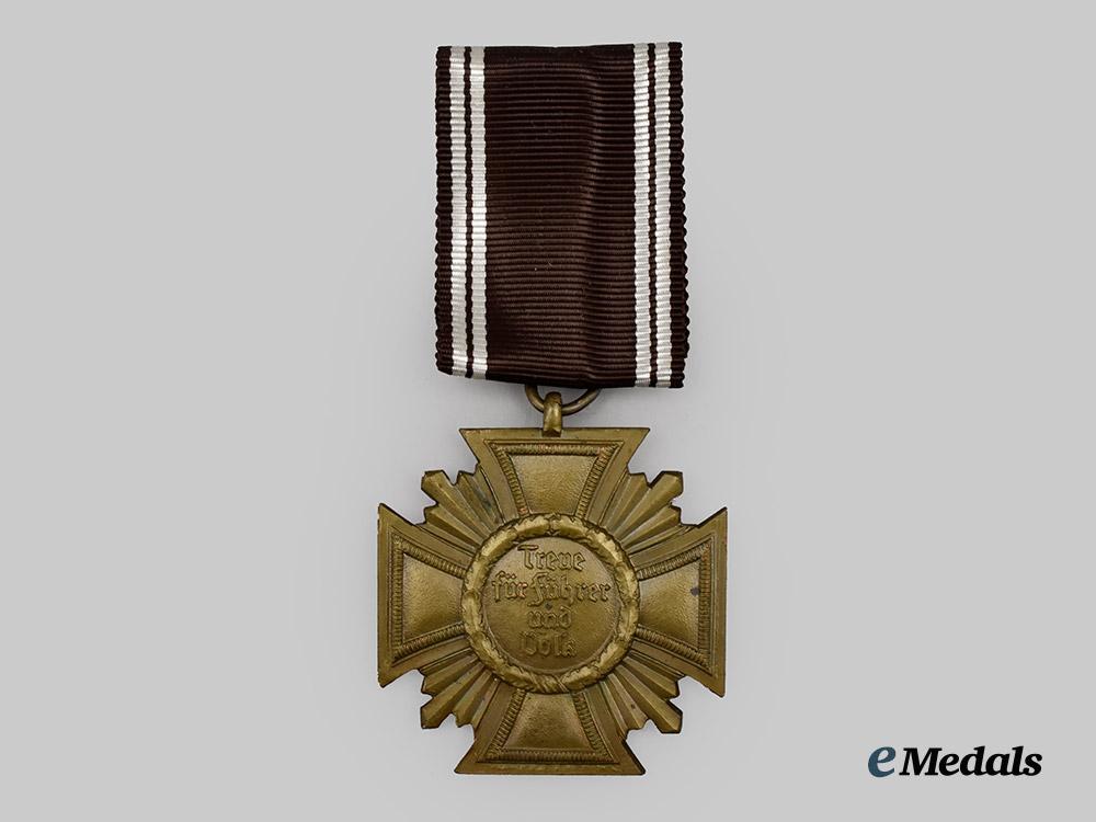 germany,_n_s_d_a_p._a_long_service_award,_i_i_i_class_for10_years_with_case,_by_förster&_barth___m_n_c2208