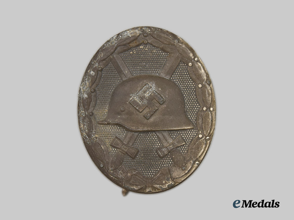 germany,_third_reich._a_group_of_service_awards_and_documents_to_franz_siedenkamp___m_n_c2213