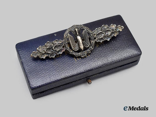 germany,_luftwaffe._a_bomber_clasp,_silver_grade_with_case,_by_c._e._juncker___m_n_c2223-_recovered