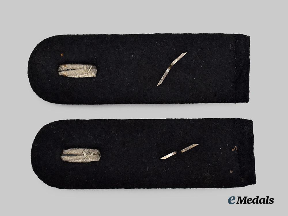 germany,_s_s._a_set_of_waffen-_s_s_reconnaissance_obersturmführer_shoulder_boards___m_n_c2227