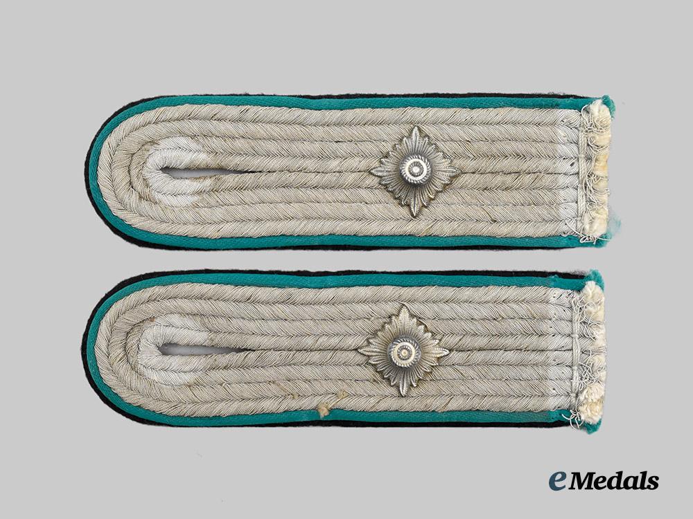 germany,_s_s._a_set_of_sicherheitsdienst_obersturmführer_shoulder_boards___m_n_c2242