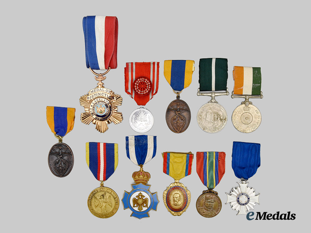 international._a_lot_of_assorted_medals&_awards___m_n_c2247
