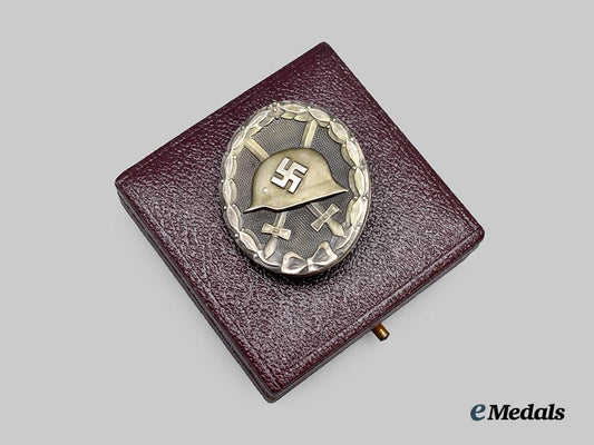 germany,_wehrmacht._a_silver_grade_wound_badge,_with_case,_by_friedrich_orth___m_n_c2252-_recovered