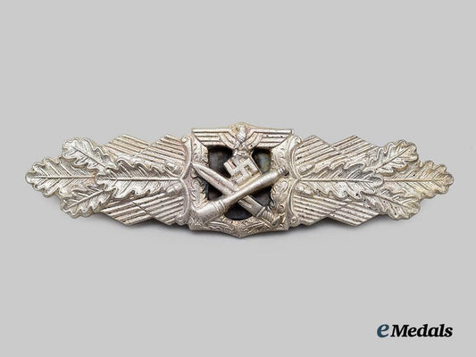 germany,_wehrmacht._a_close_combat_clasp,_silver_grade,_first_pattern_by_rudolf_souval___m_n_c2274