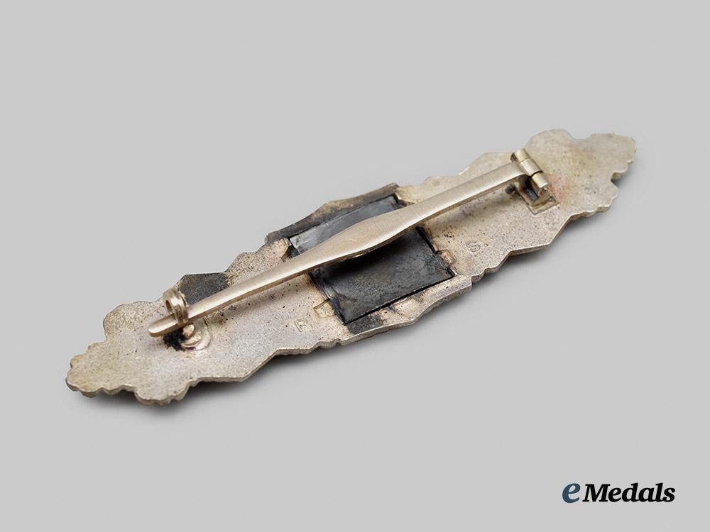germany,_wehrmacht._a_close_combat_clasp,_silver_grade,_first_pattern_by_rudolf_souval___m_n_c2277