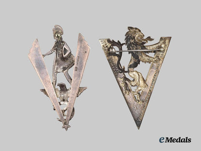 united_kingdom._two_second_war_victory_pins___m_n_c2296