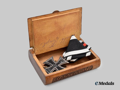 germany,_imperial._a_pair_of_combatant_awards,_with_owner-_attributed_trench_art_box___m_n_c2305