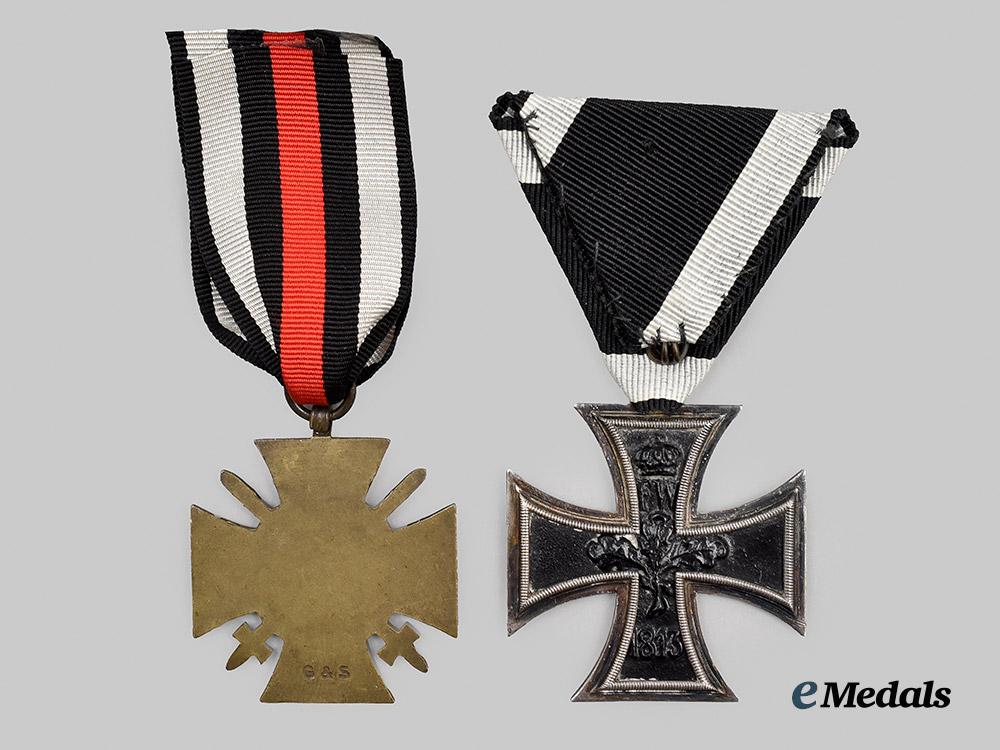 germany,_imperial._a_pair_of_combatant_awards,_with_owner-_attributed_trench_art_box___m_n_c2310