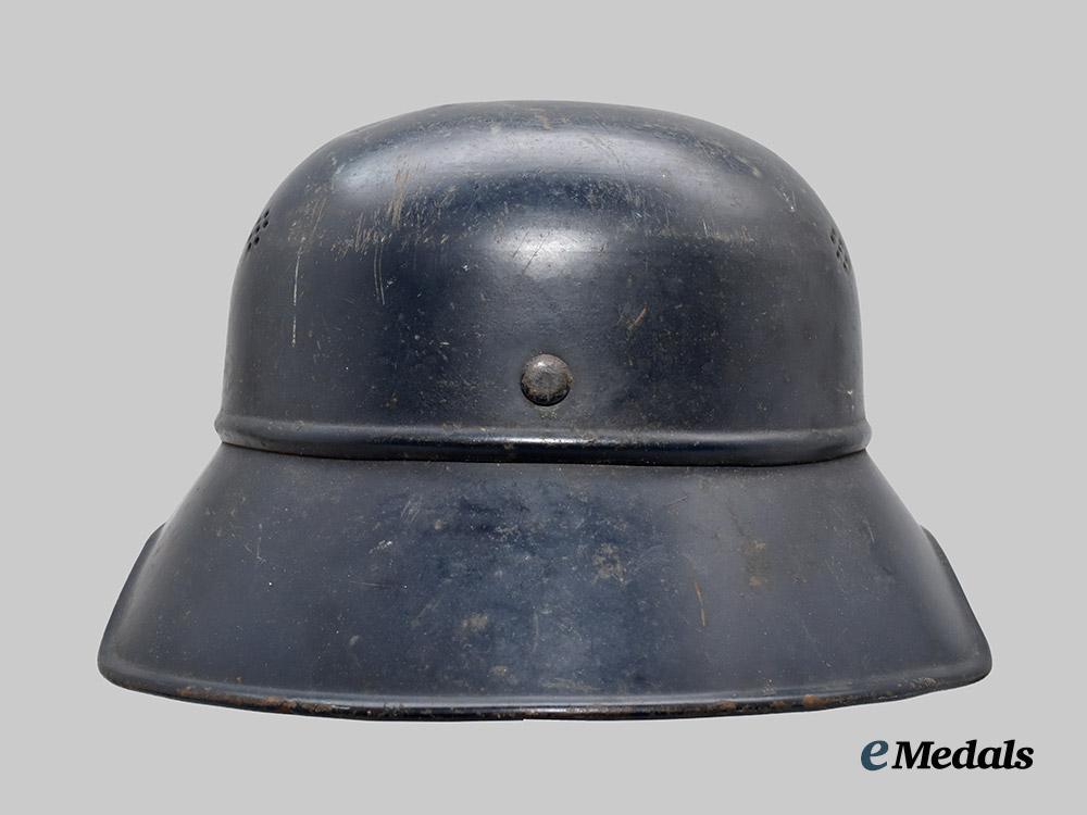 germany,_third_reich._a_luftschutz_gladiator_helmet,_three-_piece_version_by_paul_diener___m_n_c2321