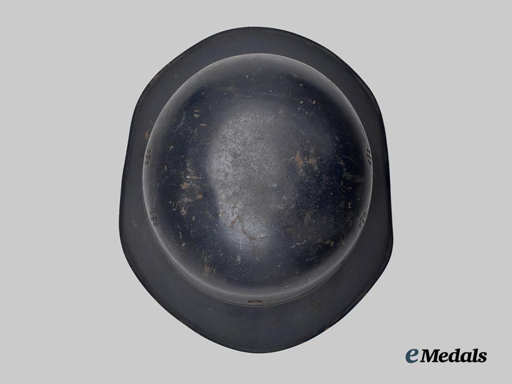 germany,_third_reich._a_luftschutz_gladiator_helmet,_three-_piece_version_by_paul_diener___m_n_c2329