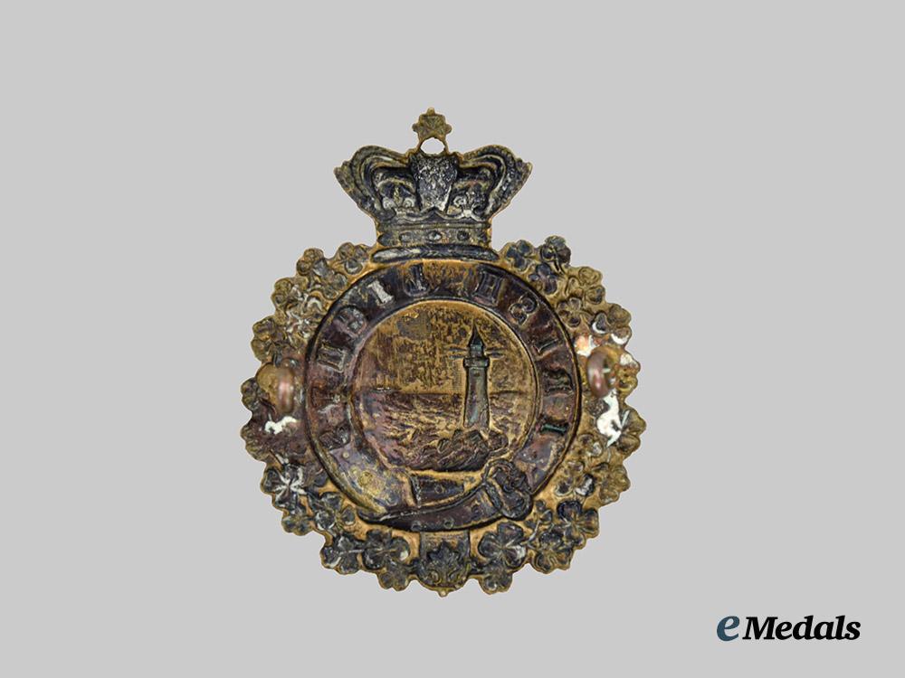 united_kingdom._an_irish_lights_cap_badge,_c.1900___m_n_c2344