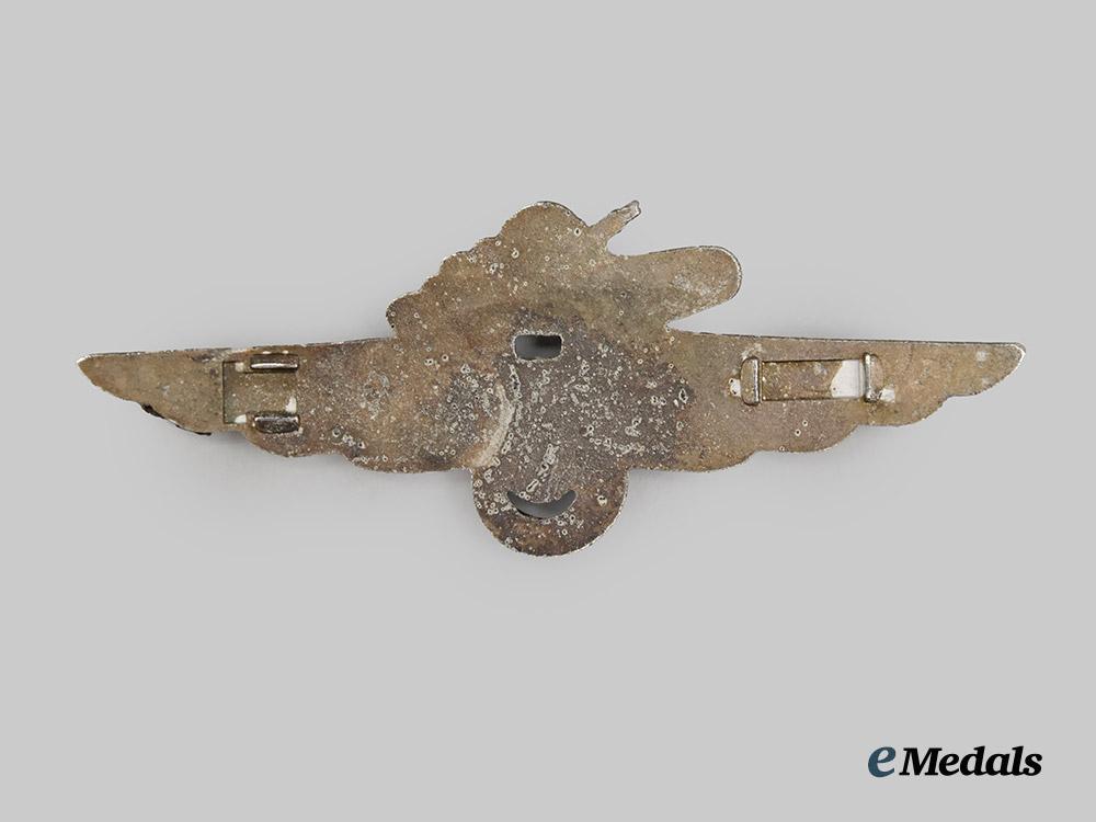 croatia,_independent_state._a_grouping_of_a_rare_tank_badge_with_photograph_of_high_ranking_armoured_personnel___m_n_c2350