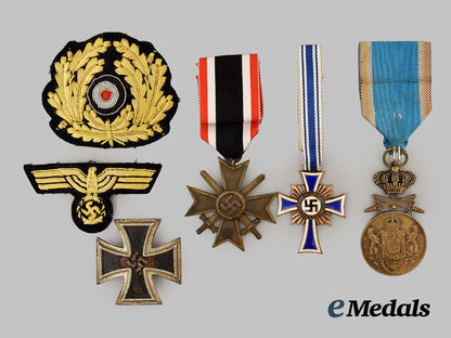 germany,_third_reich._a_mixed_lot_of_awards_and_insignia___m_n_c2351