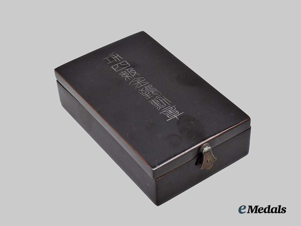 japan,_imperial._an_order_of_the_golden_kite,_i_v_class_with_case___m_n_c2352