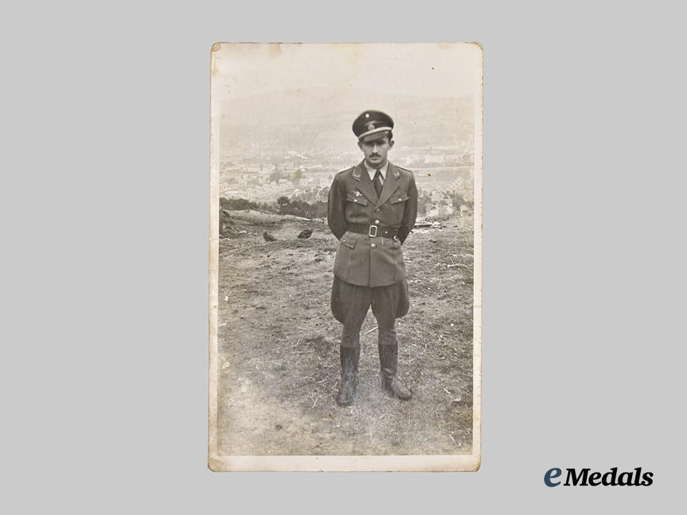 croatia,_independent_state._a_lot_of_ten_second_war_croatian_photographs___m_n_c2376