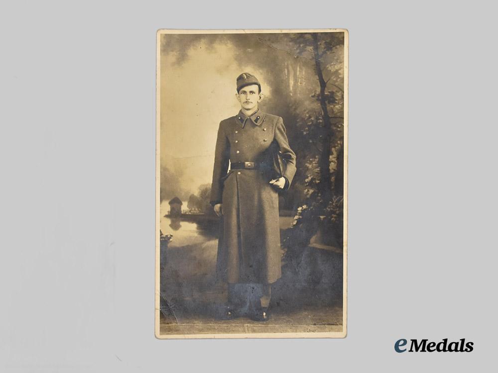 croatia,_independent_state._a_lot_of_ten_second_war_croatian_photographs___m_n_c2378