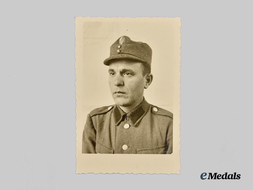 croatia,_independent_state._a_lot_of_ten_second_war_croatian_photographs___m_n_c2389