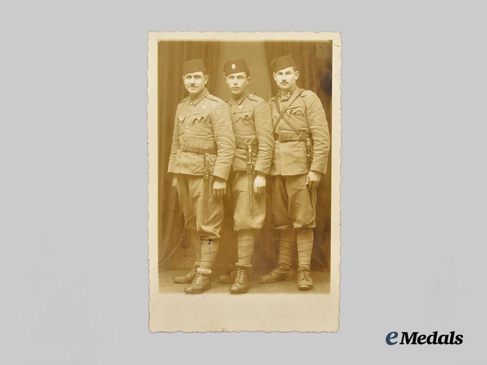 croatia,_independent_state._a_lot_of_ten_second_war_croatian_photographs___m_n_c2395