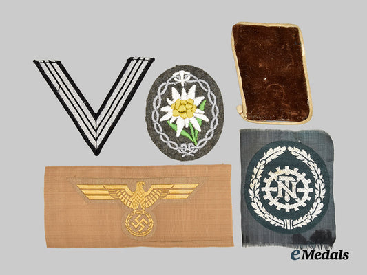 germany,_third_reich._a_lot_of_five_military_and_civil_insignia___m_n_c2456