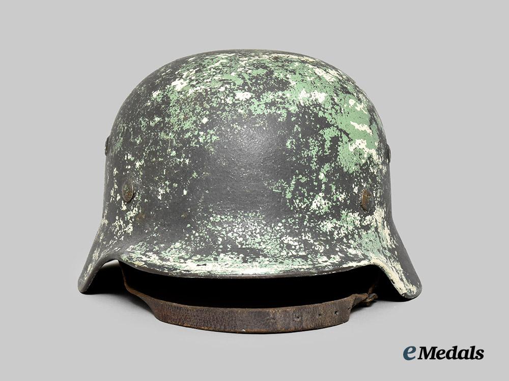 germany,_heer._an_m40_stahlhelm,_named_example_by_sächsische_emaillier-_und_stanzwerk___m_n_c2460