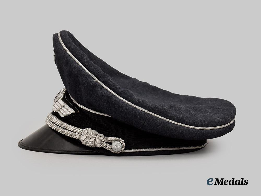 germany,_luftwaffe._an_officer’s_visor_cap,_owner-_attributed_example,_by_n._schega&_neffe___m_n_c2472
