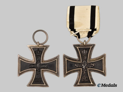 germany,_imperial._a_pair_of1914_iron_crosses,_i_i_class,_combatant_and_schinkel_non-_combatant_versions___m_n_c2478