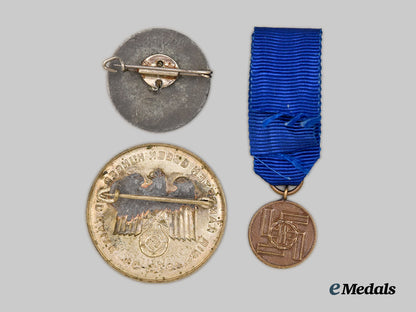 germany,_third_reich._a_mixed_lot_of_three_badges___m_n_c2501