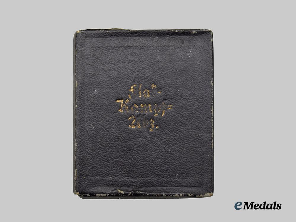 germany,_luftwaffe._a_flak_badge,_unknown_maker_variant,_second_die_with_case___m_n_c2523